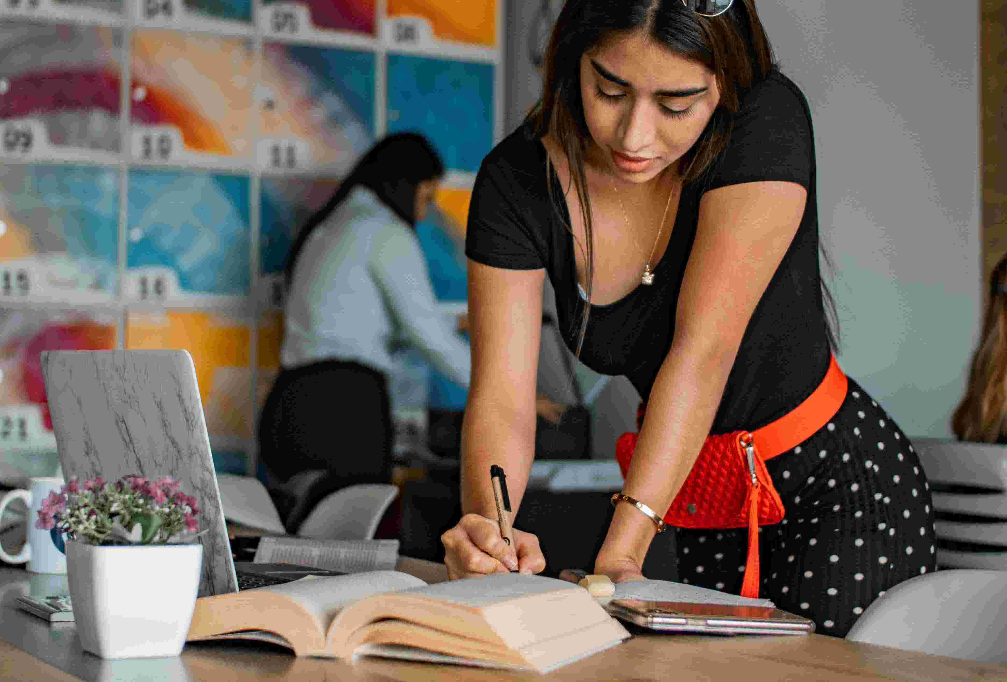 menos-distracciones-enfoque-como-coworking-te-ayuda-ser-productivo